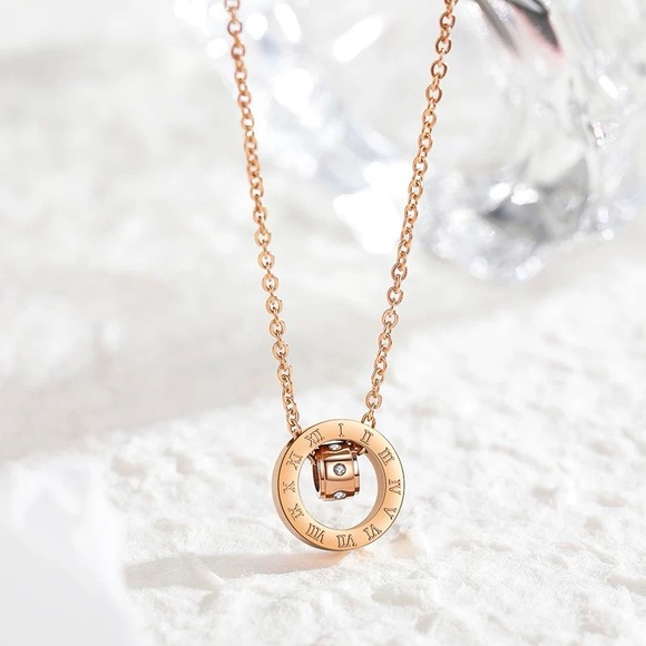 Jewelry - ✨ 18k gold plated rose gold Roman numeral necklace